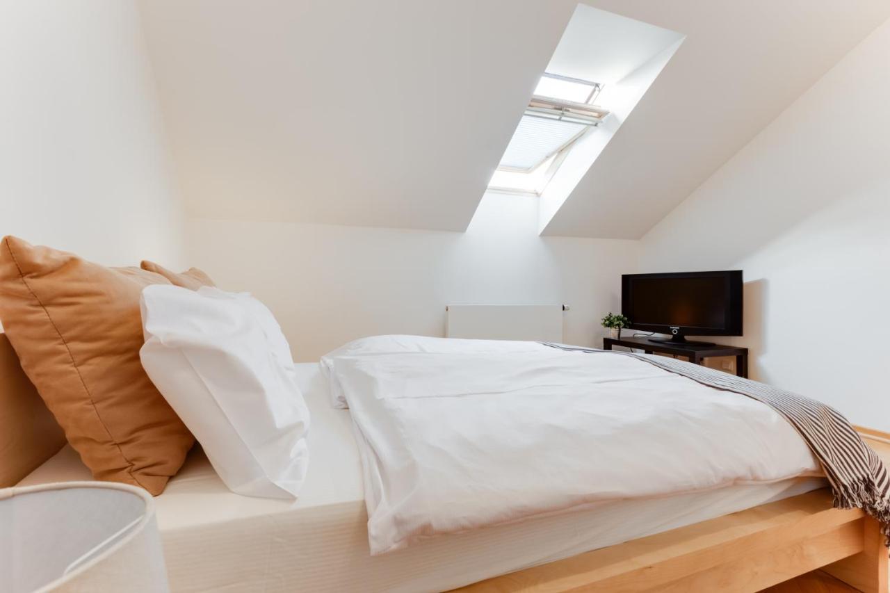 Jt'S Apartments Bilkova Str. ปราก ภายนอก รูปภาพ