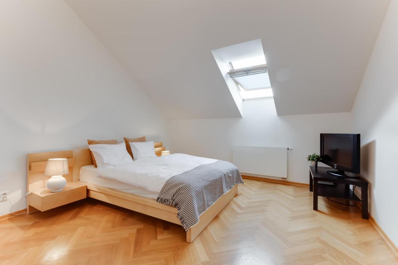 Jt'S Apartments Bilkova Str. ปราก ภายนอก รูปภาพ