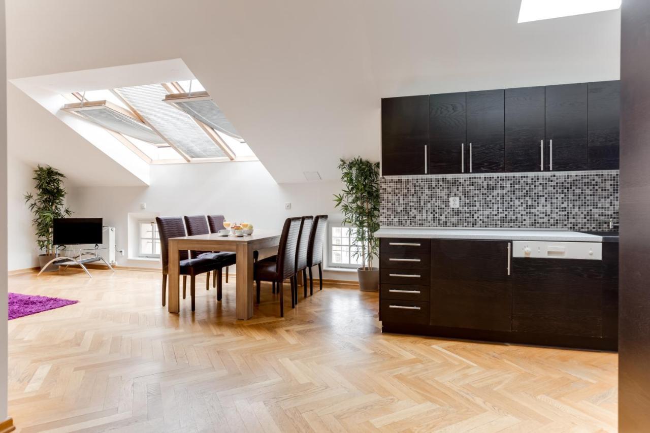 Jt'S Apartments Bilkova Str. ปราก ภายนอก รูปภาพ
