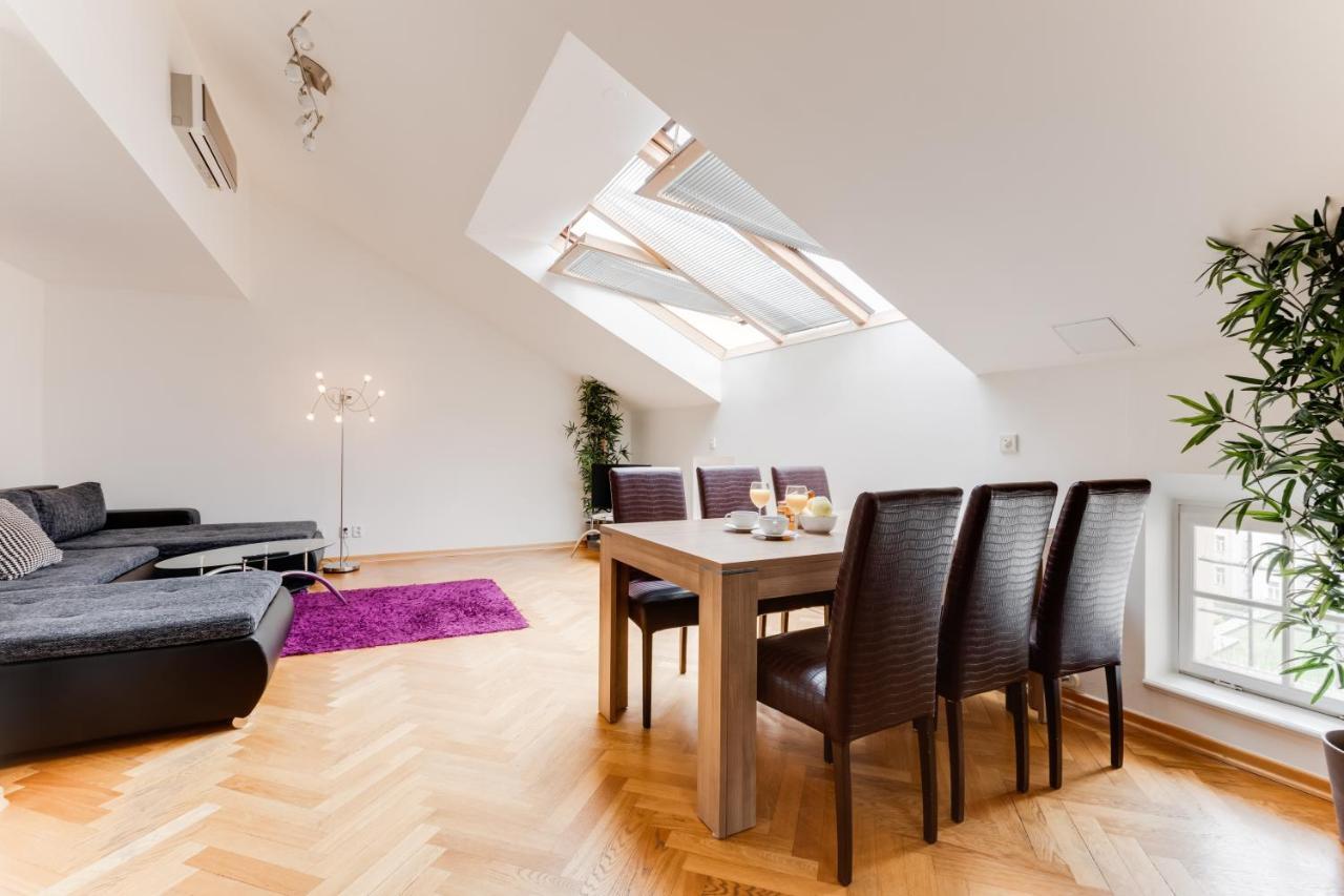 Jt'S Apartments Bilkova Str. ปราก ภายนอก รูปภาพ