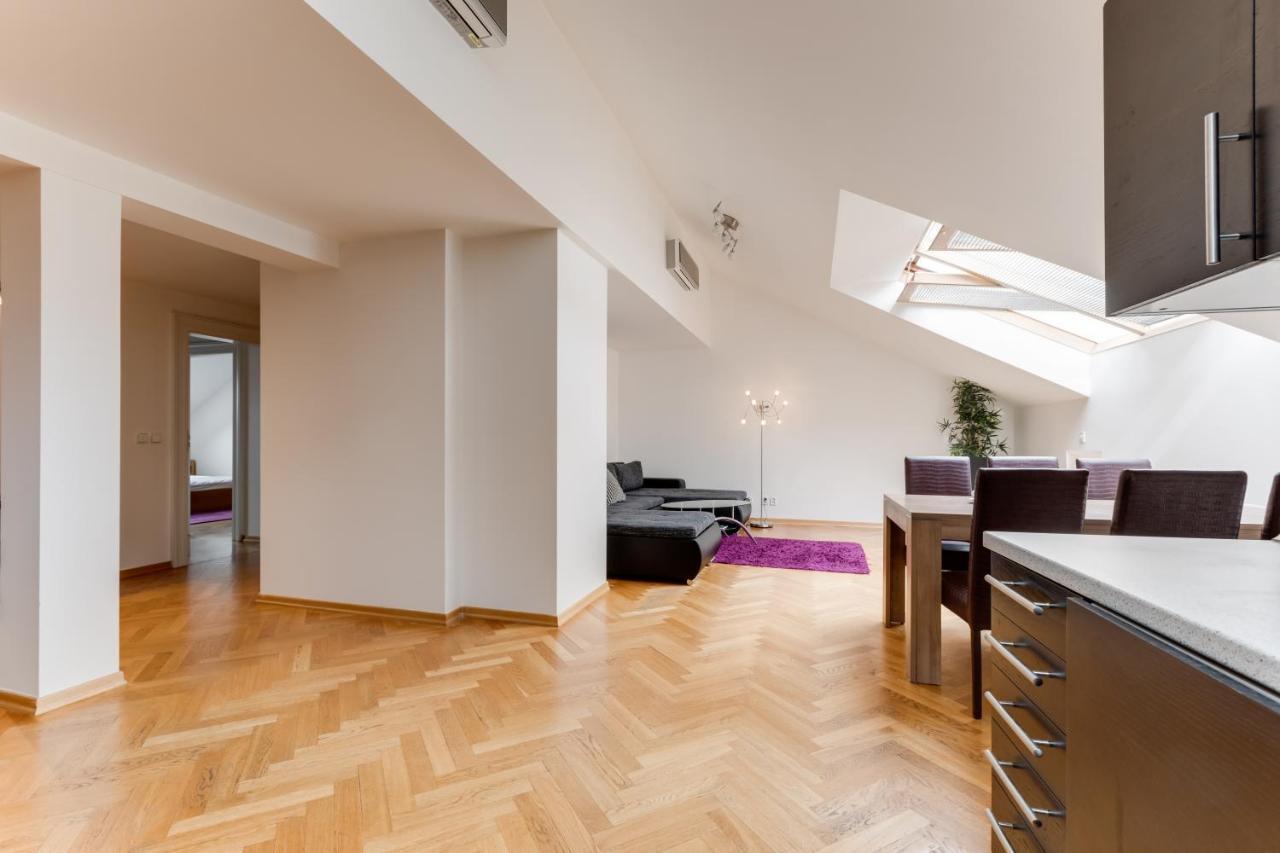 Jt'S Apartments Bilkova Str. ปราก ภายนอก รูปภาพ